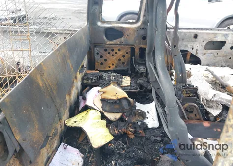 2002 Mazda B3000 from USA, damaged, VIN 4F4ZR17U82TM10551